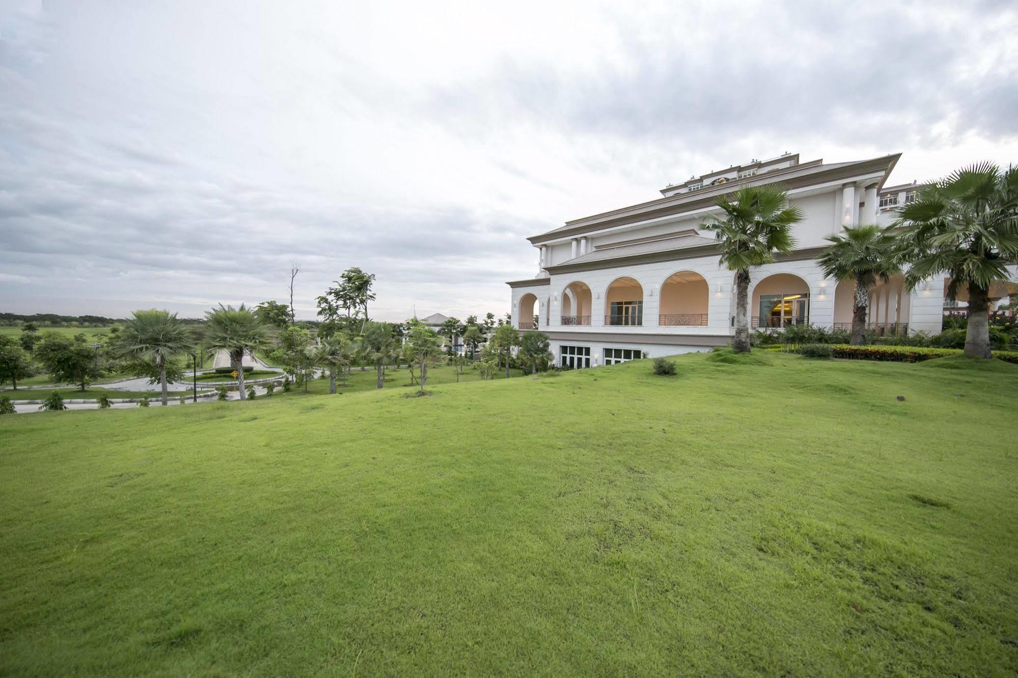 פנום פן Garden City Hotel מראה חיצוני תמונה